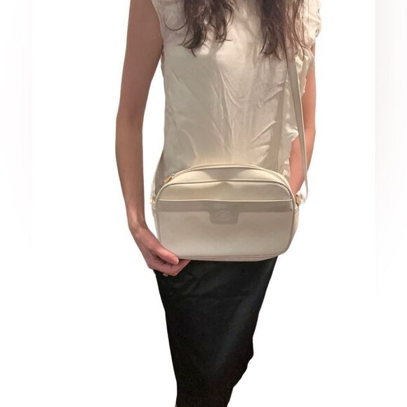 Gucci Handbags - Gucci micro Gg white shoulder bag